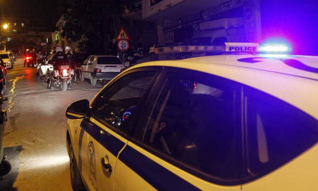 Θεσσαλονίκη: 24χρονος διέρρηξε 8 οχήματα μέσα σε λίγες ώρες και τραυμάτισε αστυνομικό