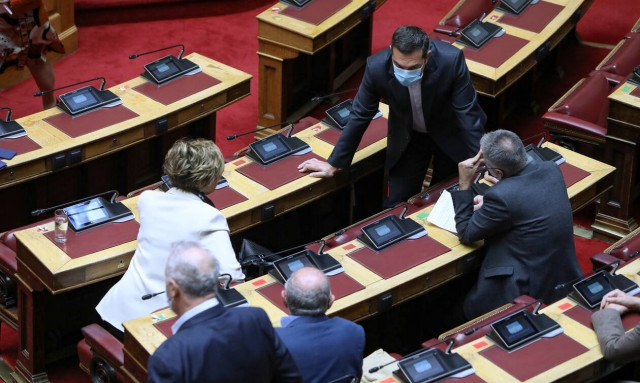 ΣΥΡΙΖΑ: Δεν αρκείται στα σημάδια φθοράς- Ετοιμάζει κατά μέτωπο επίθεση στην «κυβέρνηση των αχρήστων»