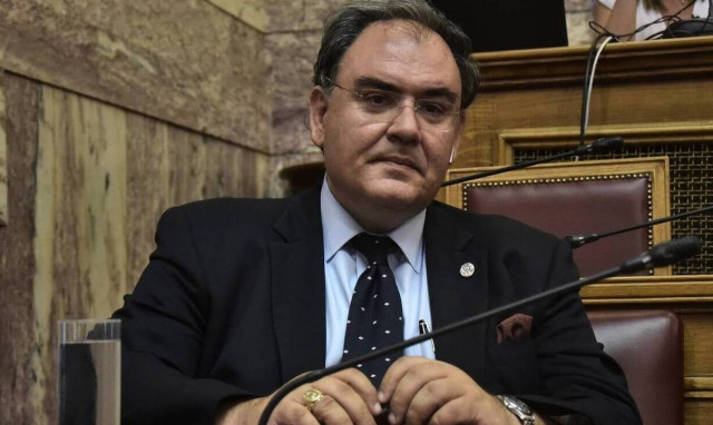 Σαρηγιάννης: Ο πατέρας μου νοσηλεύεται με κορονοϊό - Έχει εμβολιαστεί από τις 9 Φεβρουαρίου