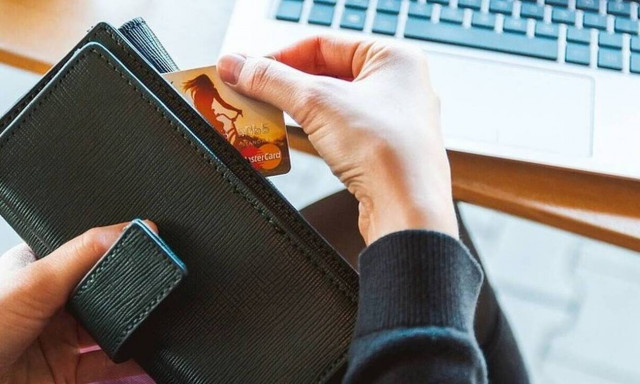 «Βρέχει» λεφτά τις επόμενες ημέρες - Οι πληρωμές από ΕΦΚΑ και ΟΑΕΔ