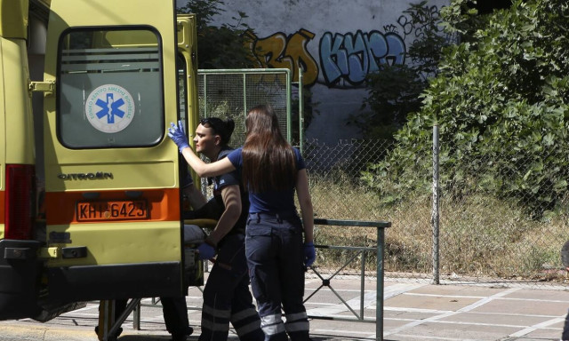 Τροχαίο με λεωφορείο και ΙΧ στο Περιστέρι – Ένας τραυματίας