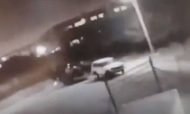 Ρεπορτάζ Newsbomb.gr: Τα βίντεο που «καίνε» το κύκλωμα του γνωστού εμπόρου «super car» της Κηφισιάς