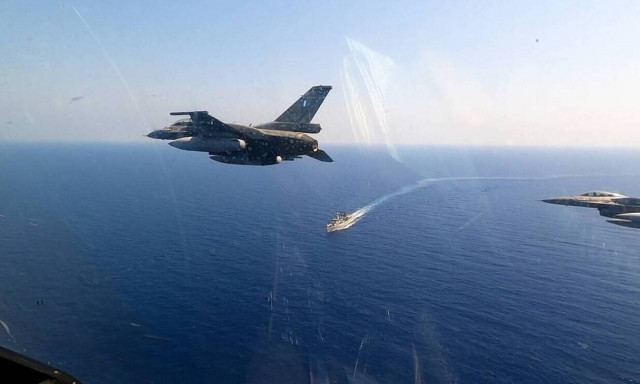 ΤΩΡΑ: «Εισβολή» τουρκικών μαχητικών στο Αιγαίο - Υπερπτήσεις σε Οινούσσες και Παναγιά