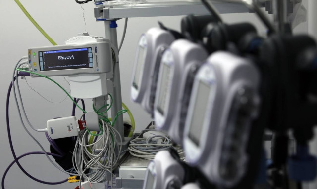 Greece confirms 3,445 new coronavirus cases on Wed.; 749 in ICUs nationwides