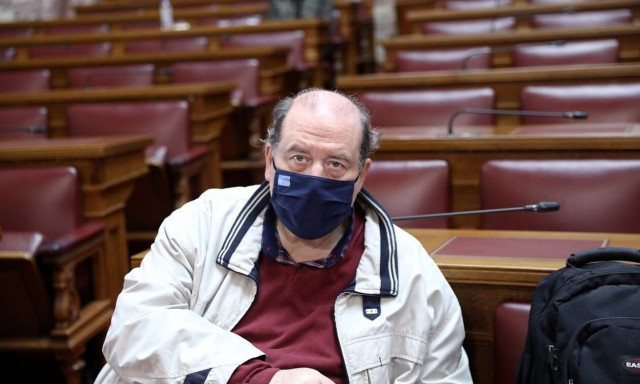 Εμβόλιο AstraZeneca: Νίκος Φίλης - Γιατί εμβολιάστηκα χωρίς δισταγμό