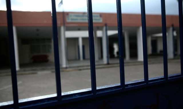 Schools reopening for upper high school grades on Monday, Education Minister says at briefing