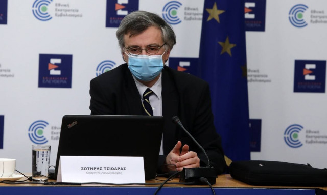 Τσιόδρας: Γιατί πρέπει να αποφύγουμε να γίνουμε Χιλή - Το καλό και το κακό σενάριο για τις ΜΕΘ