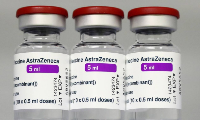 Εμβόλιο AstraZeneca: Την Παρασκευή οι αποφάσεις από την Εθνική Επιτροπή Εμβολιασμών