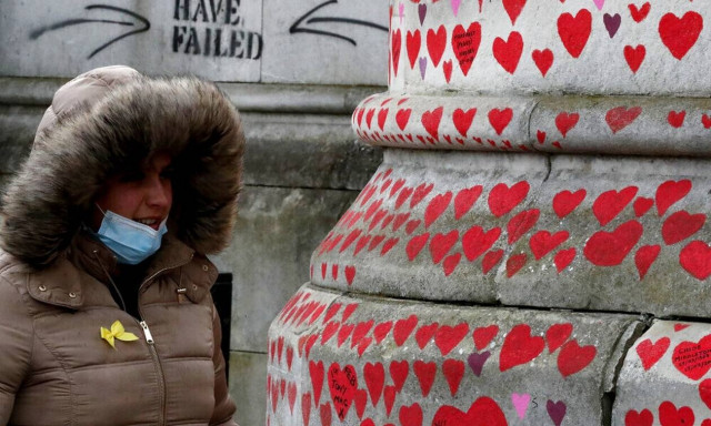 Κορονοϊός: Η Μεγάλη Βρετανία κερδίζει το στοίχημα - «Αγγίζει» την ανοσία της αγέλης