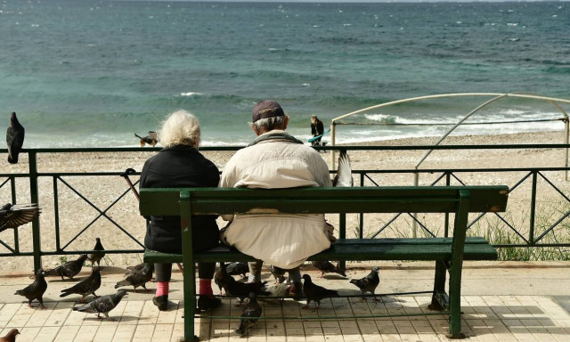Κρούσματα σήμερα: Περικυκλωμένη με 1.578 μολύνσεις η Αττική – Έντονη ανησυχία για τη Θεσσαλονίκη