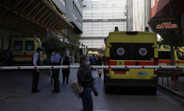 Κρούσματα σήμερα: Σαρώνουν οι μεταλλάξεις με 711 νέες μολύνσεις - Πού εντοπίζονται