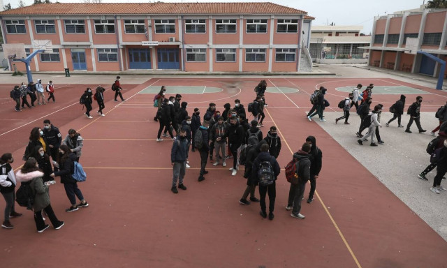 Άνοιγμα σχολείων: Το παρασκήνιο της απόφασης – Τι αποκάλυψε ο Αλκιβιάδης Βατόπουλος