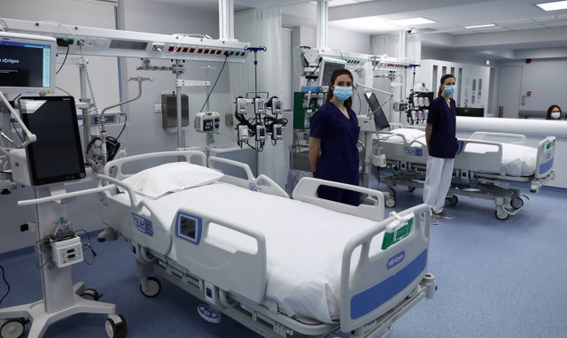 Greece registers 2,747 new coronavirus infections on Friday; 790 in ICUs nationwide