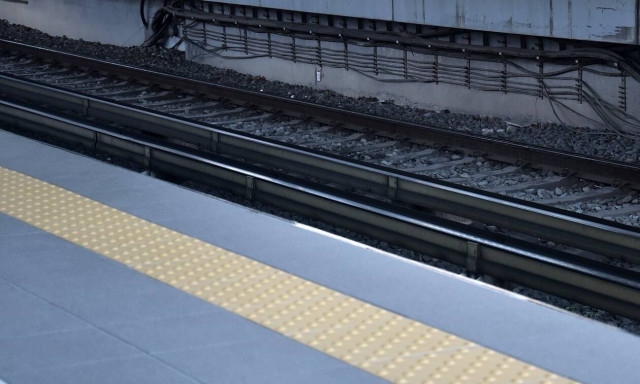 ΗΣΑΠ: Συναγερμός για άτομο που έπεσε στις γραμμές στο τμήμα Πειραιάς-Ταύρος