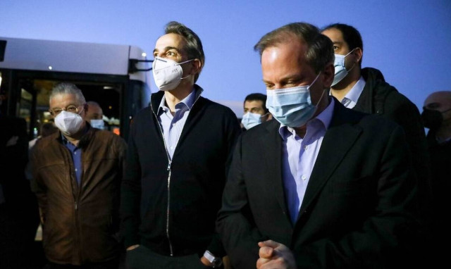 Στο αμαξοστάσιο της ΟΣΥ ο Μητσοτάκης: Στόχος να μειωθεί ο συνωστισμός στις επιβαρυμένες γραμμές