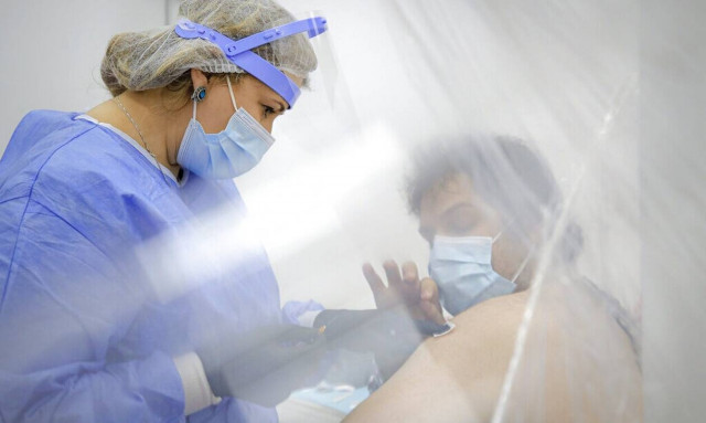 Κορονοϊός - Γαλλία: Παρατείνει την περίοδο μεταξύ πρώτης και δεύτερης δόσης εμβολίων τύπου mRNA