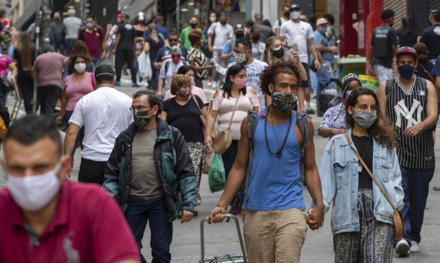 Βραζιλία: Ο ΠΟΥ κάνει λόγο για «μανιασμένη κόλαση» της πανδημίας στη χώρα