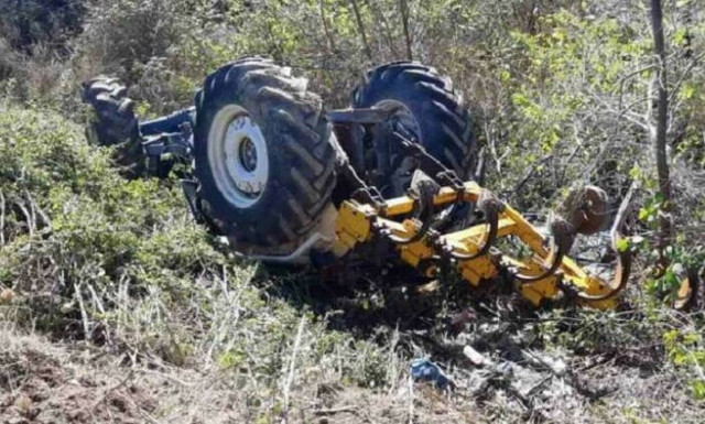 Σοκ στην Αχαϊα: Νεκρός 62χρονος που καταπλακώθηκε από το τρακτέρ του