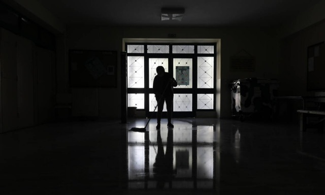 Greece reports 1,718 new Covid-19 cases, 52 deaths and 780 in ICUs on Sunday