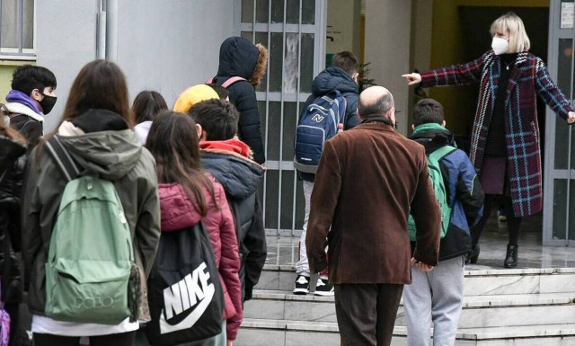 Άνοιγμα Σχολείων: Χτυπά κουδούνι στα Λύκεια - Ο οδηγός των self test για μαθητές και εκπαιδευτικούς