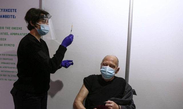 Κορονοϊός: Εμβολιασμένοι όλοι άνω των 60 ετών μέχρι τις 15 Μαΐου