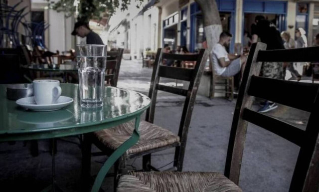 Κορονοϊός - Πιερία: Άνοιξε το καφενείο του χωριού και δέχτηκε πρόστιμο 3.000 ευρώ