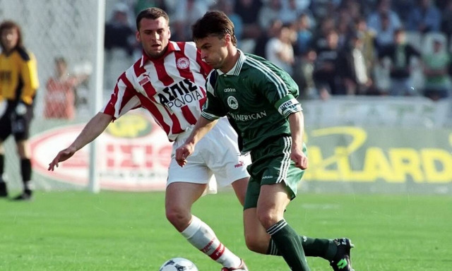 Ολυμπιακός – Παναθηναϊκός: «Βουτιά» στην ιστορία των ντέρμπι! (video)