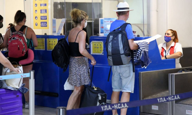 Ζησιμόπουλος: Μην επαναλάβουμε τα περσινά λάθη στον Τουρισμό - Τι είπε για το ωράριο της εστίασης