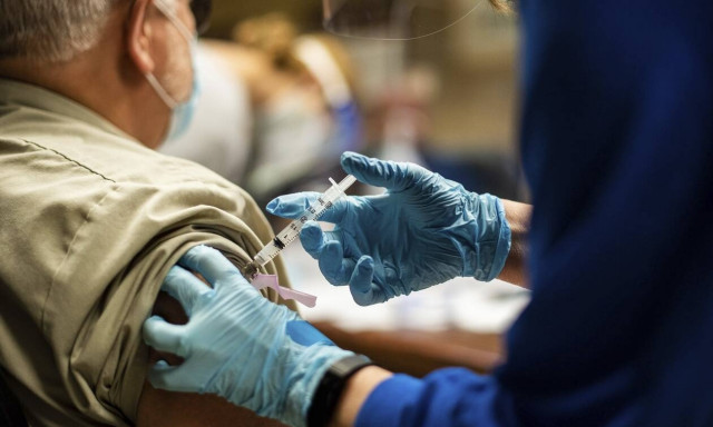 Takis: Έρχονται δύο ιταλικά εμβόλια για τον κορονοϊό, και το ένα έχει ελληνικό όνομα