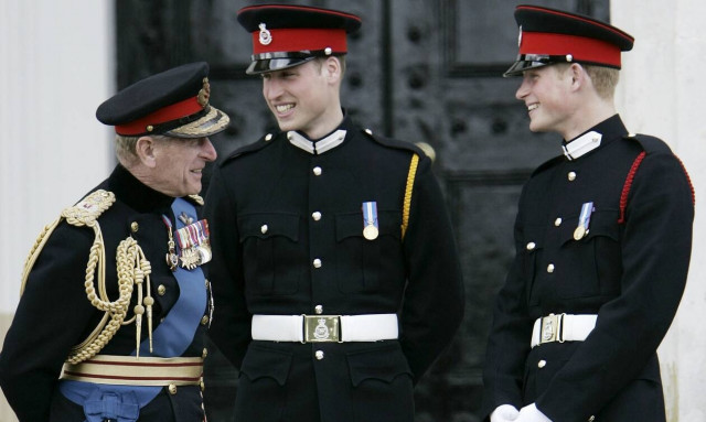 Πρίγκιπας Φίλιππος: Σε καραντίνα ο Χάρι πριν την κηδεία – Χιόνισε στο Ουίνδσορ που θρηνεί η Ελισάβετ