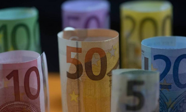 ΟΑΕΔ - Επίδομα 400 ευρώ: «Βροχή» οι αιτήσεις - Πότε θα πληρωθεί στους δικαιούχους