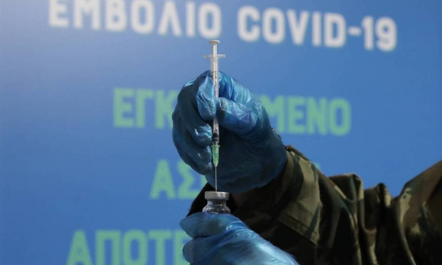 Εμβολιασμός, το «όπλο» για να πάρουμε τις ζωές μας πίσω