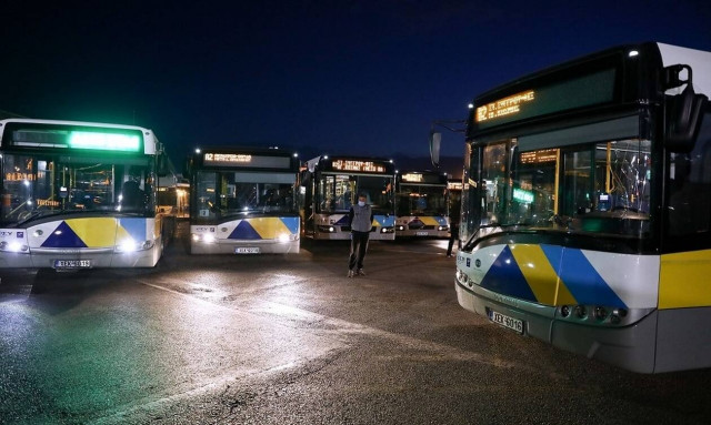 Καραμανλής: 37 από τα 40 λεωφορεία που παρελήφθησαν βγήκαν στους δρόμους της Αθήνας