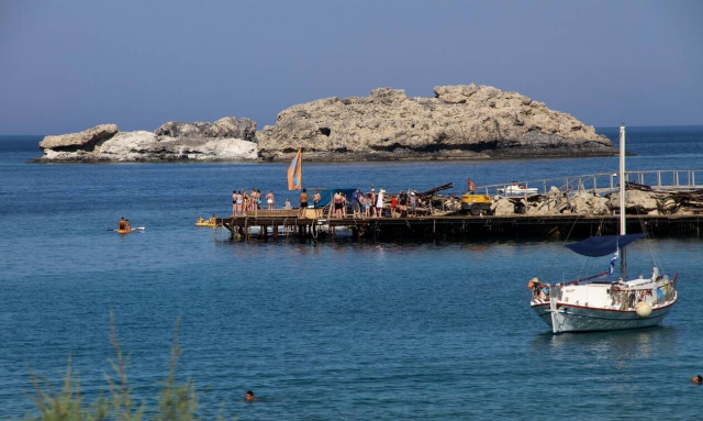 Το «πείραμα» της Ρόδου: Έρχονται 189 Ολλανδοί τουρίστες για διακοπές