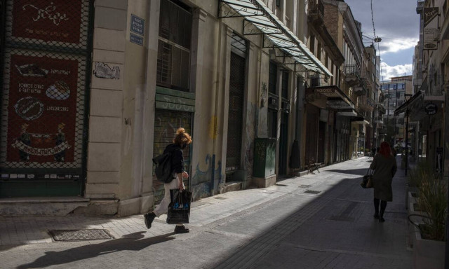 Βατόπουλος στο Newsbomb.gr: H επιδημία είναι ακόμη εδώ - Η προϋπόθεση για άνοιγμα της εστίασης