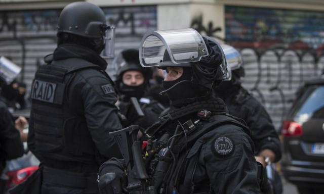 Συναγερμός στη Γαλλία: Πυροβολισμοί στο Παρίσι - Τραυματίστηκε 10χρονο παιδί