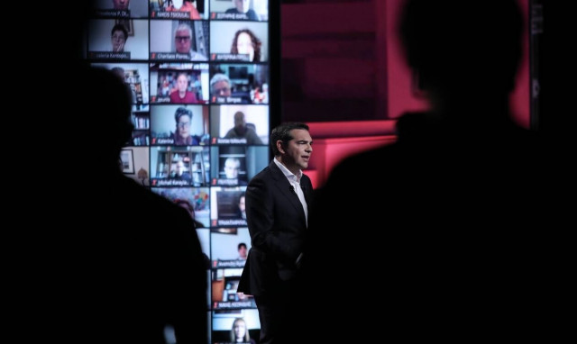 Ο ΣΥΡΙΖΑ κορυφώνει το «φλερτ» προς τη μεσαία τάξη αναζητώντας «νέα κοινωνική συμμαχία»