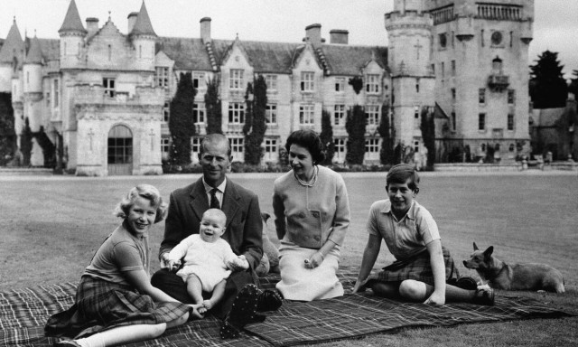 Πρίγκιπας Φίλιππος: Συγκινεί ο Κάρολος – Το βίντεο που ανάρτησε για το θάνατο του πατέρα του