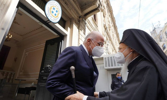 Στην Κωνσταντινούπολη ο Νίκος Δένδιας - Συνάντηση με Βαρθολομαίο