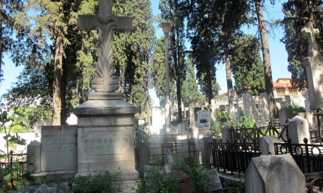 Κλειστά τα δημοτικά κοιμητήρια σε όλη τη χώρα την Πέμπτη (15/4) λόγω απεργίας