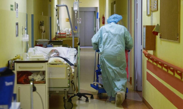 Κορονοϊός: Ξεπέρασαν τους 9.100 οι νεκροί - Στο «κόκκινο» οι ΜΕΘ με 809 διασωληνωμένους