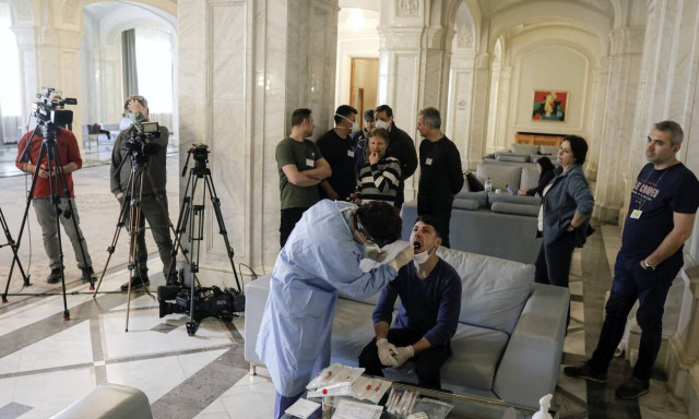 Ρουμανία κορονοϊός: Απολύθηκε ο υπουργός Υγείας, λόγω του χειρισμού της πανδημίας