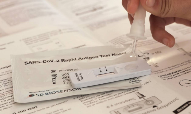 Κορονοϊός: Σήμερα οι ανακοινώσεις για τη διάθεση των self test - Ποιοι εργαζόμενοι θα τα λάβουν