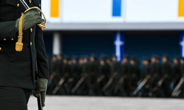 Ένστολοι : Διεκδικούν αναδρομικά από 7.300 έως 55.000 ευρώ