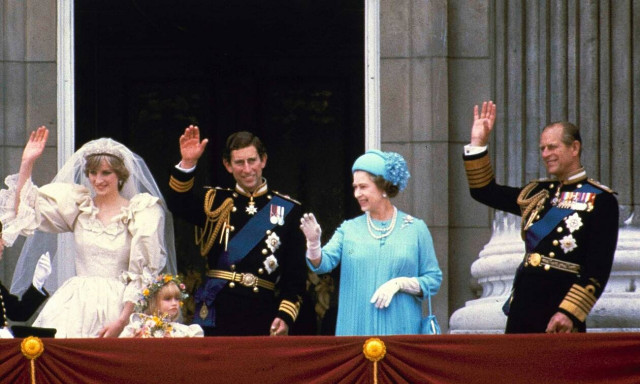 Πρίγκιπας Φίλιππος: Όταν έγραφε στη Νταϊάνα: «Αδιανόητο να σε εγκαταλείψει… για την Καμίλα»