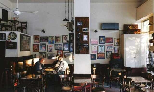 Κορονοϊός - Εύβοια: «Βαριά» πρόστιμα σε καφενείο και θαμώνες - Τους «κάρφωσε» ο γείτονας