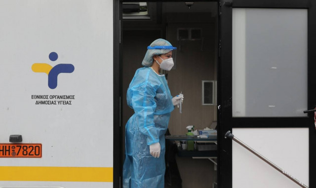 Τα κρούσματα του κορονοϊού στη χώρα μας σήμερα Πέμπη 15 Απριλίου