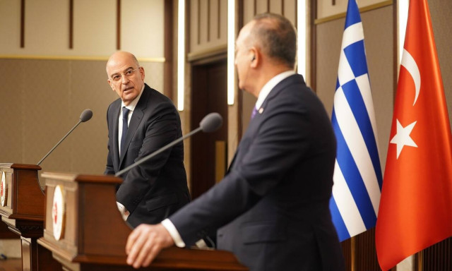 Κόντρα Δένδια – Τσαβούσογλου: Υπόκλιση του Twitter στον Έλληνα υπουργό για τη στάση του στην Άγκυρα