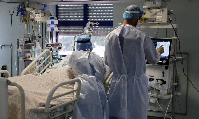 Βατόπουλος στο Newsbomb.gr: Αναμένεται μεγαλύτερη αύξηση στις ΜΕΘ - Τι είπε για το Πάσχα