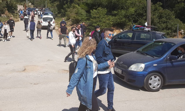 Πάσχα στο χωριό: «Ναι» από τον καθηγητή Βασιλακόπουλο - «Πρέπει να αραιώσουμε»